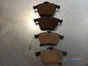 Gebruikte Remblok voor Saab 9-5 Estate (YS3E) 3.0 TiD V6 24V Prijs € 10,00 Margeregeling aangeboden door Autobedrijf Brooks