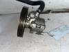 Servostyrningspump från en Peugeot 306 (7A/C/S) 1.6i XR,XT,ST 1999