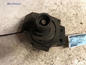 Begagnade Motorfäste Renault Laguna II Grandtour (KG) 1.8 16V Pris € 20,00 Marginaltabell erbjuds av Autobedrijf Brooks