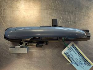 Begagnade Dörrhandtag, 4-dörrars, vänster bak Renault Espace (JK) 2.2 dCi 150 16V Grand Espace Pris € 15,00 Marginaltabell erbjuds av Autobedrijf Brooks