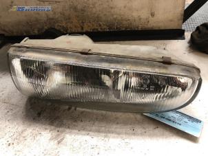 Begagnade Strålkastare, vänster Hyundai H-100 2.5 Diesel Pris € 10,00 Marginaltabell erbjuds av Autobedrijf Brooks