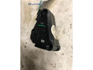 Begagnade Brytare Volkswagen Golf Pris € 15,00 Marginaltabell erbjuds av Autobedrijf Brooks