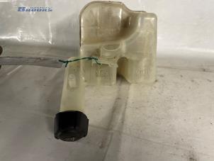 Begagnade Expansionskärl Renault Laguna II Grandtour (KG) 1.8 16V Pris € 10,00 Marginaltabell erbjuds av Autobedrijf Brooks