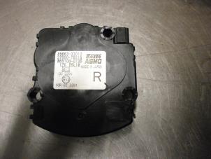 Gebruikte Koplampmotor Toyota Avensis (T27) 2.2 16V D-4D-F 180 Prijs € 15,00 Margeregeling aangeboden door Autobedrijf Brooks