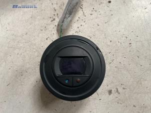 Begagnade Värmekontrollpanel Renault Espace (JK) 2.0 16V Pris € 20,00 Marginaltabell erbjuds av Autobedrijf Brooks