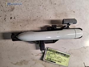 Begagnade Dörrhandtag, 4-dörrars, vänster bak Renault Espace (JK) 2.0 16V Pris € 10,00 Marginaltabell erbjuds av Autobedrijf Brooks