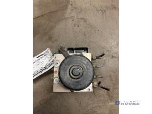 Gebruikte ABS Pomp Chrysler Voyager/Grand Voyager (RG/RS) 2.5 CRD 16V Prijs € 40,00 Margeregeling aangeboden door Autobedrijf Brooks