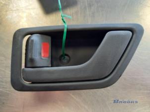Gebruikte Deurgreep 4Deurs links-achter Hyundai Getz 1.1i 12V Prijs € 5,00 Margeregeling aangeboden door Autobedrijf Brooks