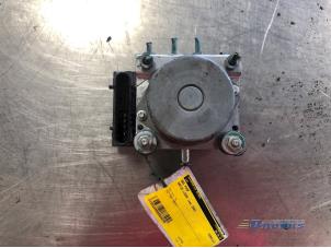 Gebruikte ABS Pomp Dacia Logan MCV (KS) 1.5 dCi Prijs € 35,00 Margeregeling aangeboden door Autobedrijf Brooks