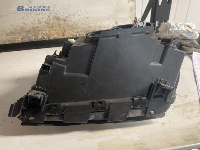 Strålkastare, höger från en Audi A6 1995