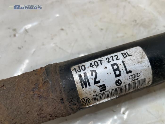 Drivaxel, höger fram från en Audi A3 (8L1) 1.6 2002