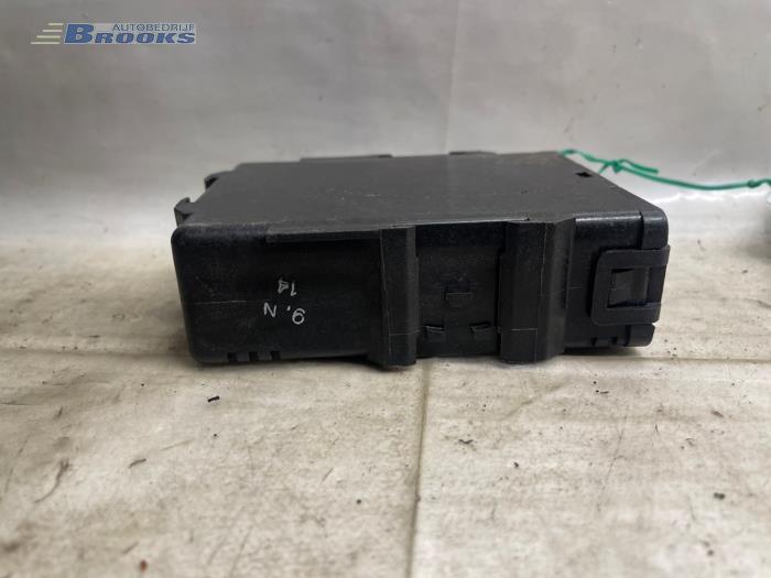 Dator, automatisk växellåda från en Toyota Auris (E15) 1.8 16V HSD Full Hybrid 2012