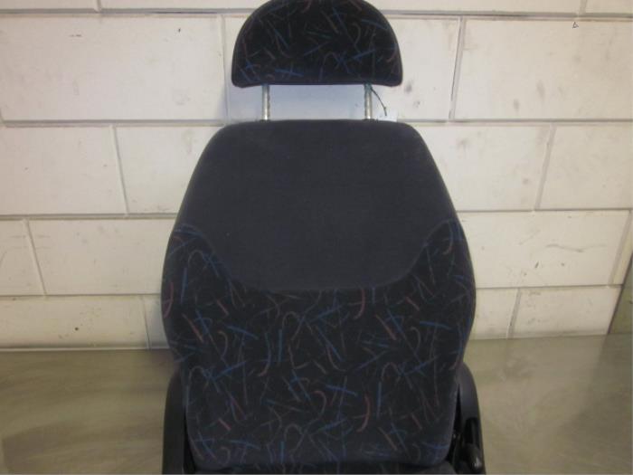 Stoel achter van een Volkswagen Sharan (7M8/M9/M6) 2.8 VR6,VR6 Carat 1998