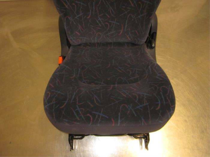 Stoel achter van een Volkswagen Sharan (7M8/M9/M6) 2.8 VR6,VR6 Carat 1998