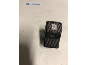 Gebruikte Schakelaar Luchtcirculatie Volkswagen Transporter/Caravelle T4 1.9 TD Prijs € 10,00 Margeregeling aangeboden door Autobedrijf Brooks