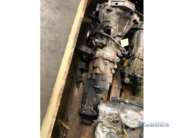 Växellåda från en Audi A6 Quattro (C5) 2.5 TDI V6 24V 2003