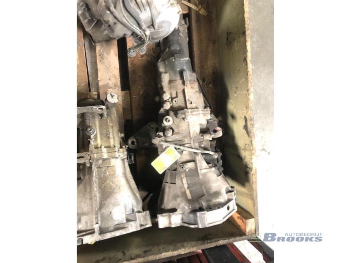 Växellåda från en Audi A6 Quattro (C5) 2.5 TDI V6 24V 2003