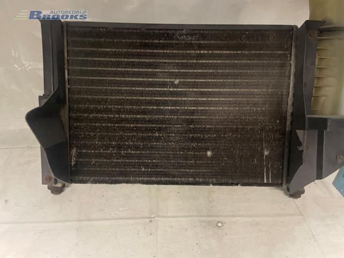 Radiateur van een Fiat Punto I (176) 55 1.1 1997