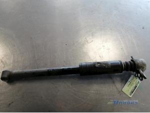 Begagnade Stötdämpare, vänster bak Fiat Grande Punto (199) 1.3 JTD Multijet 16V Pris € 20,00 Marginaltabell erbjuds av Autobedrijf Brooks