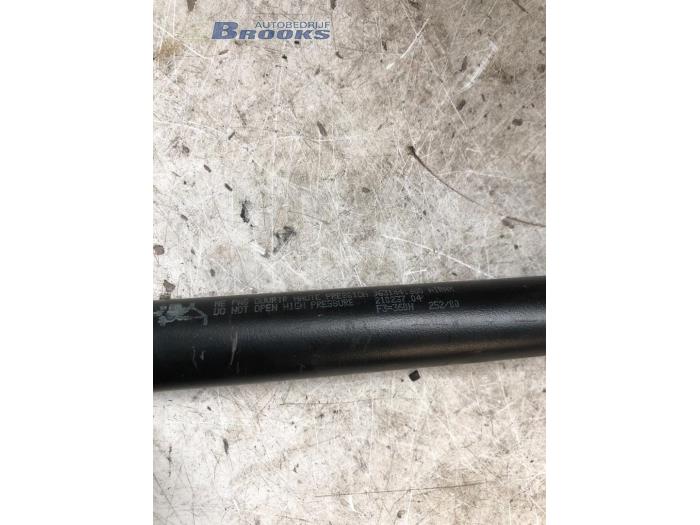 Gasfjäder, höger bak från en Peugeot 206 (2A/C/H/J/S) 2.0 GTI 16V 2000