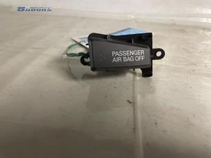 Begagnade Indikatorlampmodul Mitsubishi Pajero Hardtop (V6/7) 3.2 DI-D 16V Autom. Pris € 15,00 Marginaltabell erbjuds av Autobedrijf Brooks