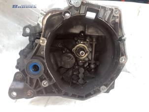 Gebruikte Versnellingsbak Fiat Doblo Cargo (223) 1.3 D 16V Multijet Prijs € 400,00 Margeregeling aangeboden door Autobedrijf Brooks