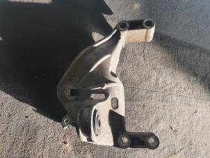 Begagnade Motorfäste BMW Mini One/Cooper (R50) 1.6 16V Cooper Pris € 26,25 Marginaltabell erbjuds av van de Bunte Teuge B.V.