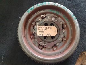 Gebruikte Vliegwiel Volkswagen Golf VI (5K1) 2.0 TDI 16V Prijs € 210,00 Margeregeling aangeboden door van de Bunte Teuge B.V.