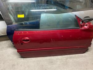 Begagnade Dörr, 2-dörrars, höger Peugeot 206 CC (2D) 1.6 16V Pris € 105,00 Marginaltabell erbjuds av van de Bunte Teuge B.V.