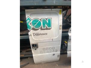 Begagnade Bakdörr, 4-dörrars, höger Fiat Ducato (243/244/245) Pris € 157,50 Marginaltabell erbjuds av van de Bunte Teuge B.V.