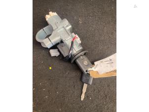 Gebruikte Kontaktslot + Sleutel Nissan NV200 Prijs op aanvraag aangeboden door van de Bunte Teuge B.V.