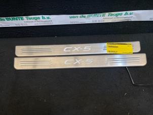 Gebruikte Instapverlichting Mazda CX-5 I (KE,GH) 2.0 SkyActiv-G 160 16V 4WD Prijs € 131,25 Margeregeling aangeboden door van de Bunte Teuge B.V.