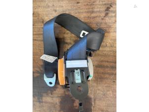 Gebruikte Veiligheidsgordel links-achter Mazda CX-5 I (KE,GH) 2.0 SkyActiv-G 160 16V 4WD Prijs € 78,75 Margeregeling aangeboden door van de Bunte Teuge B.V.