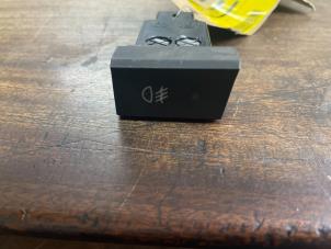 Gebruikte Mistlamp Schakelaar Hyundai Accent 1.3 12V Prijs € 9,45 Margeregeling aangeboden door van de Bunte Teuge B.V.