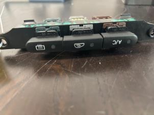 Begagnade Luftkonditionering, brytare Hyundai i10 (F5) 1.0i Pris € 15,75 Marginaltabell erbjuds av van de Bunte Teuge B.V.