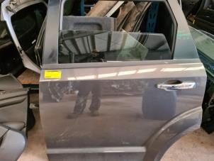 Używane Drzwi lewe tylne wersja 4-drzwiowa Fiat Freemont 2.0 MultiJet 136 16V Cena € 367,50 Procedura marży oferowane przez van de Bunte Teuge B.V.