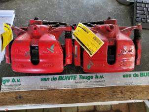 Gebruikte Remklauw set Volkswagen Golf VII (AUA) 2.0 GTD 16V Prijs € 315,00 Margeregeling aangeboden door van de Bunte Teuge B.V.