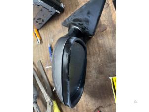 Gebruikte Buitenspiegel links BMW 3 serie (E90) 318i 16V Prijs € 52,50 Margeregeling aangeboden door van de Bunte Teuge B.V.