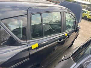 Używane Drzwi prawe tylne wersja 4-drzwiowa Ford B-Max (JK8) 1.0 EcoBoost 12V 125 Cena € 288,75 Procedura marży oferowane przez van de Bunte Teuge B.V.