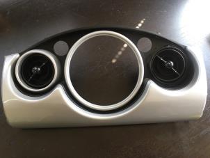 Gebruikte Luchtrooster Dashboard Austin Mini Open (R52) 1.6 16V One Prijs € 26,25 Margeregeling aangeboden door van de Bunte Teuge B.V.