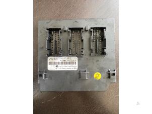 Begagnade Dator , karosskontroll (BCM) Volkswagen Golf VI (5K1) 1.4 TSI 122 16V Pris € 105,00 Marginaltabell erbjuds av van de Bunte Teuge B.V.