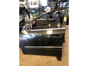 Gebruikte Portier 4Deurs links-voor Mercedes ML II (164/4JG) 3.0 ML-280 CDI 4-Matic V6 24V Prijs € 210,00 Margeregeling aangeboden door van de Bunte Teuge B.V.