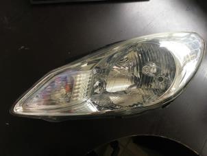 Begagnade Strålkastare, vänster Hyundai i10 (F5) 1.2i 16V Pris € 78,75 Marginaltabell erbjuds av van de Bunte Teuge B.V.