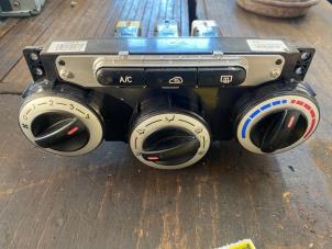 Używane Panel sterowania nagrzewnicy Hyundai i10 (F5) 1.2i 16V Cena € 52,50 Procedura marży oferowane przez van de Bunte Teuge B.V.