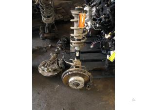 Begagnade Stötdämparstång, höger fram Volkswagen Caddy III (2KA,2KH,2CA,2CH) 1.6 TDI 16V Pris € 157,50 Marginaltabell erbjuds av van de Bunte Teuge B.V.