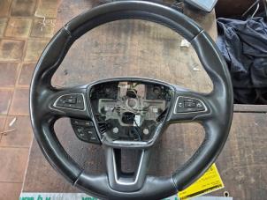 Gebruikte Stuurwiel Ford Focus 3 Wagon 1.0 Ti-VCT EcoBoost 12V 125 Prijs € 127,05 Inclusief btw aangeboden door van de Bunte Teuge B.V.