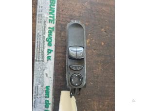 Gebruikte Elektrisch Raam Schakelaar Mercedes Sprinter 3,5t (906.63) 316 CDI 16V Prijs € 52,49 Margeregeling aangeboden door van de Bunte Teuge B.V.