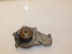 Gebruikte Waterpomp Volvo V40 Cross Country (MZ) 1.6 D2 Prijs € 30,00 Margeregeling aangeboden door Van Gils Automotive