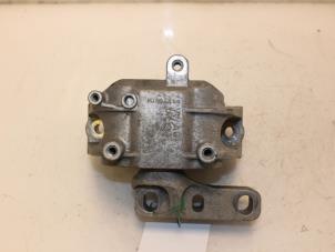 Gebruikte Motorsteun Volkswagen Touran (1T3) 2.0 TDI 16V 140 Prijs € 54,00 Margeregeling aangeboden door Van Gils Automotive