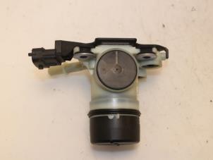 Begagnade AdBlue-pump Landrover Range Rover IV (LG) 3.0 TDV6 24V Pris € 271,04 Inklusive moms erbjuds av Van Gils Automotive